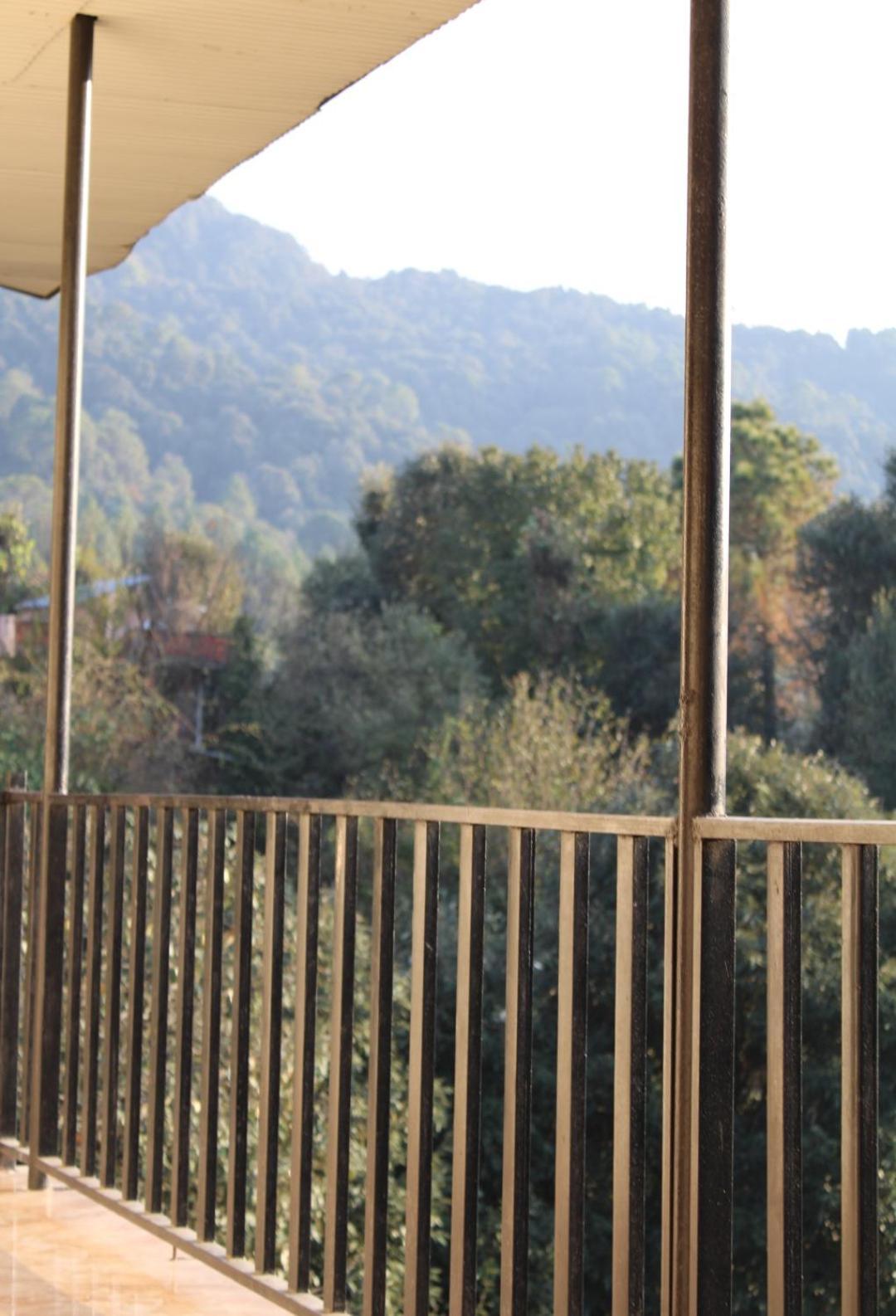 Oak Wood Homestay Banikhet Dalhousie Exterior photo