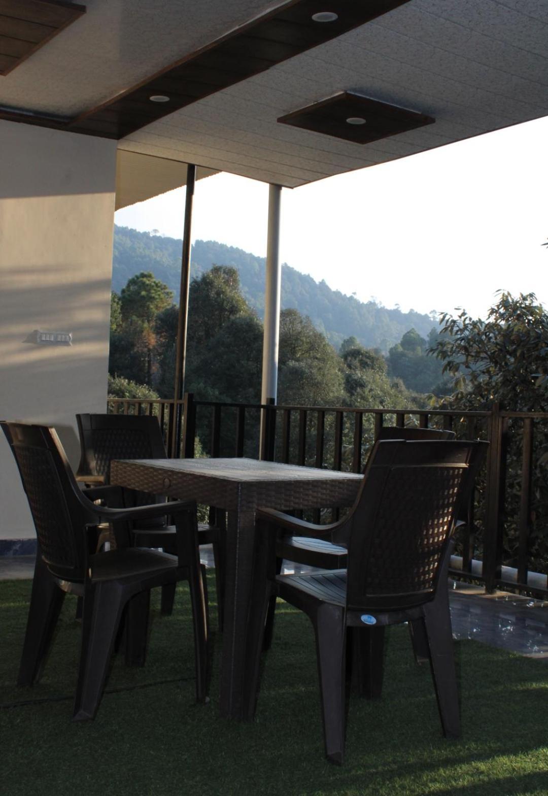 Oak Wood Homestay Banikhet Dalhousie Exterior photo