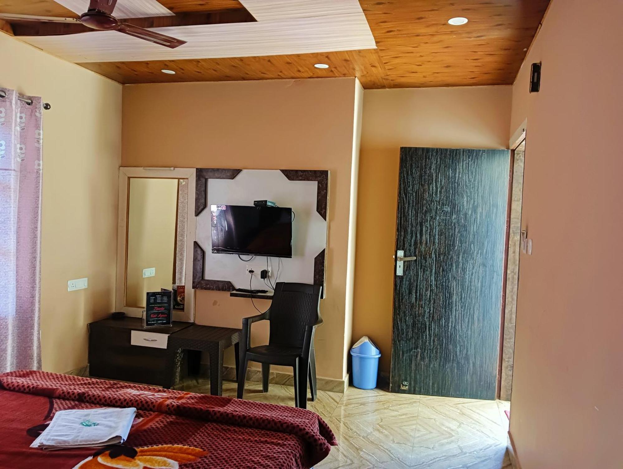 Oak Wood Homestay Banikhet Dalhousie Exterior photo